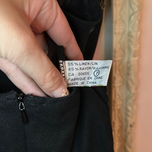 REITMANS | Linen Black Floral Embroidered Dress with Smocking - Picture 11 of 16